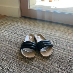 Beatrice Valenzuela Classic Sandalia